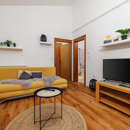 Apartment House Luigi Blue And In One Place Valbandon