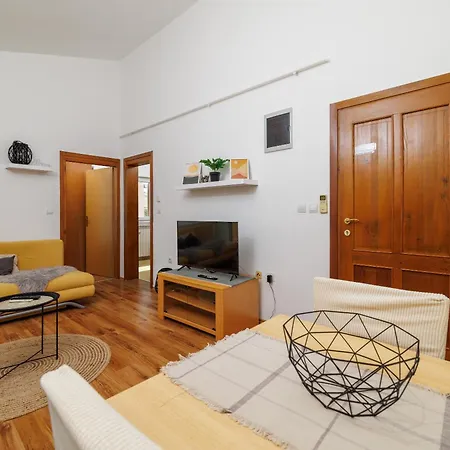 Apartment House Luigi Blue And In One Place Valbandon