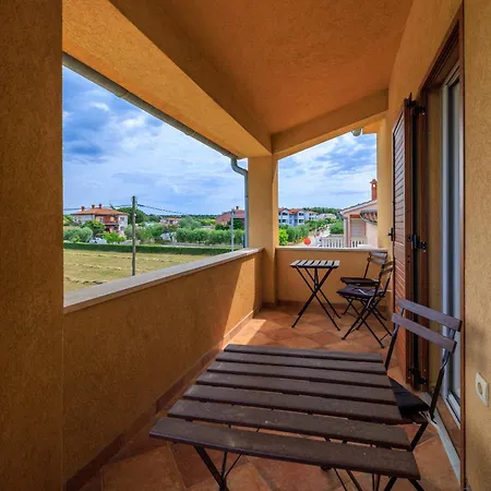 Apartment House Luigi Blue And In One Place Valbandon