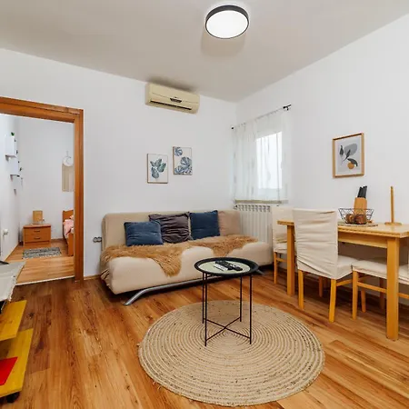 House Luigi Blue And In One Place Apartment