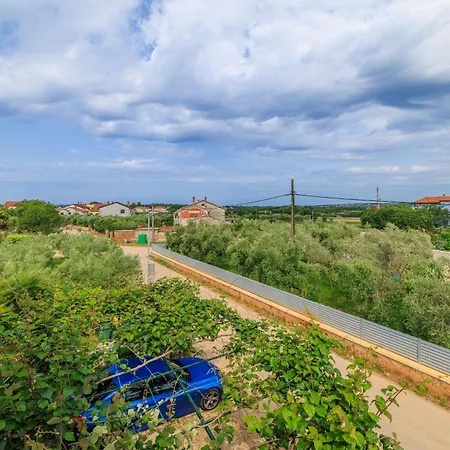 Apartment House Luigi Blue And In One Place Valbandon
