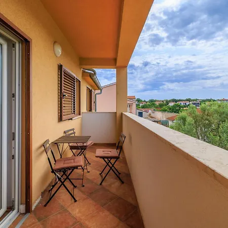 Apartment House Luigi Blue And In One Place Valbandon