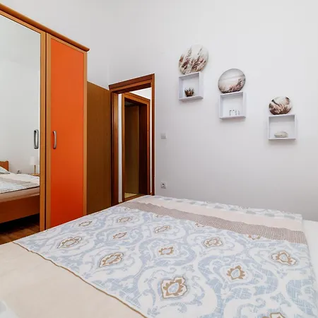 House Luigi Blue And In One Place Apartment Valbandon